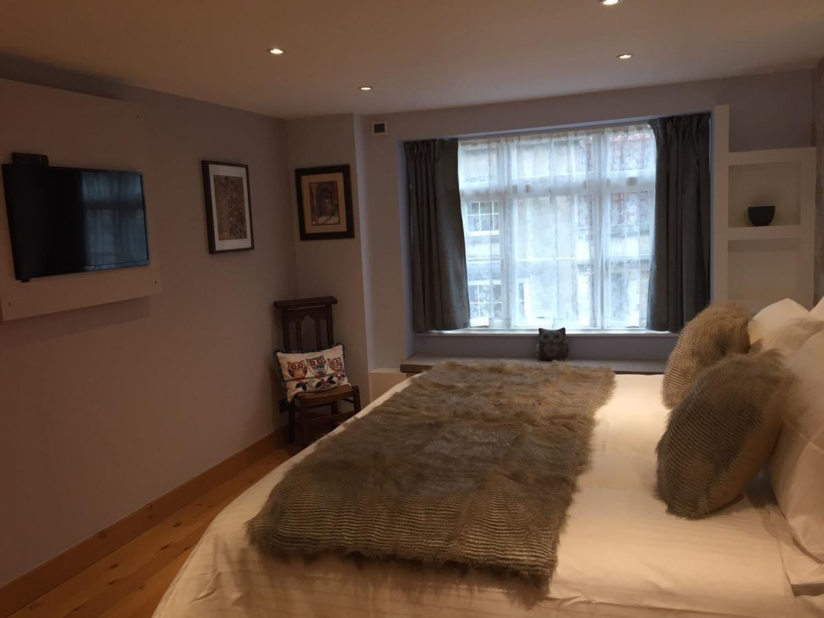 글라스턴버리 8 오울스 비앤비 B&B 외부 사진