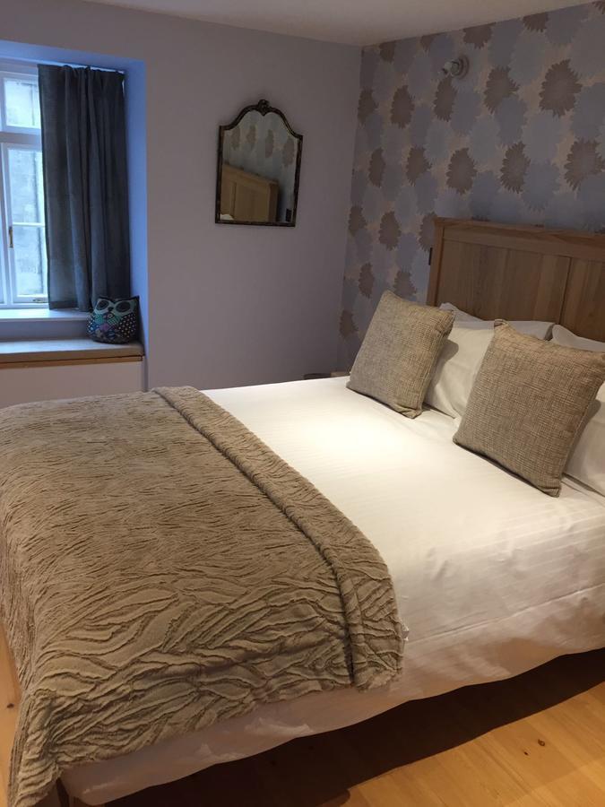 글라스턴버리 8 오울스 비앤비 B&B 외부 사진