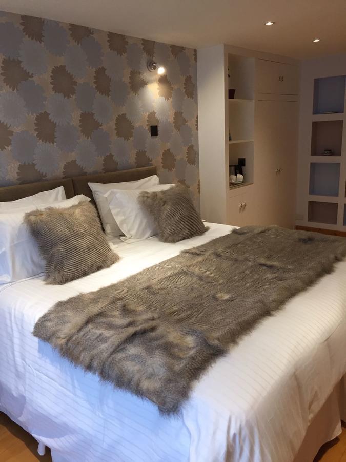 글라스턴버리 8 오울스 비앤비 B&B 외부 사진