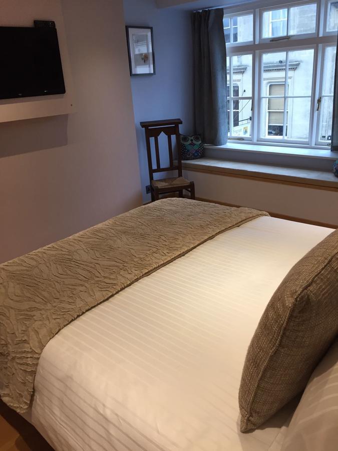 글라스턴버리 8 오울스 비앤비 B&B 외부 사진