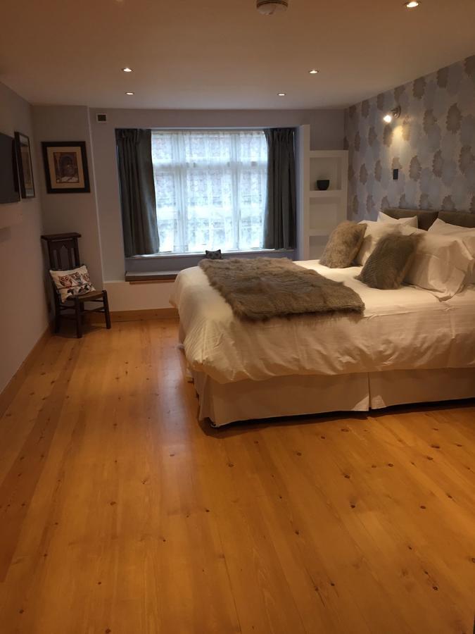 글라스턴버리 8 오울스 비앤비 B&B 외부 사진