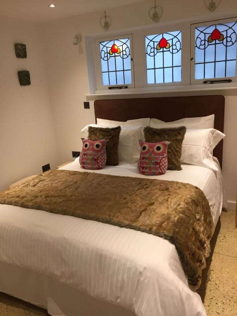 글라스턴버리 8 오울스 비앤비 B&B 외부 사진