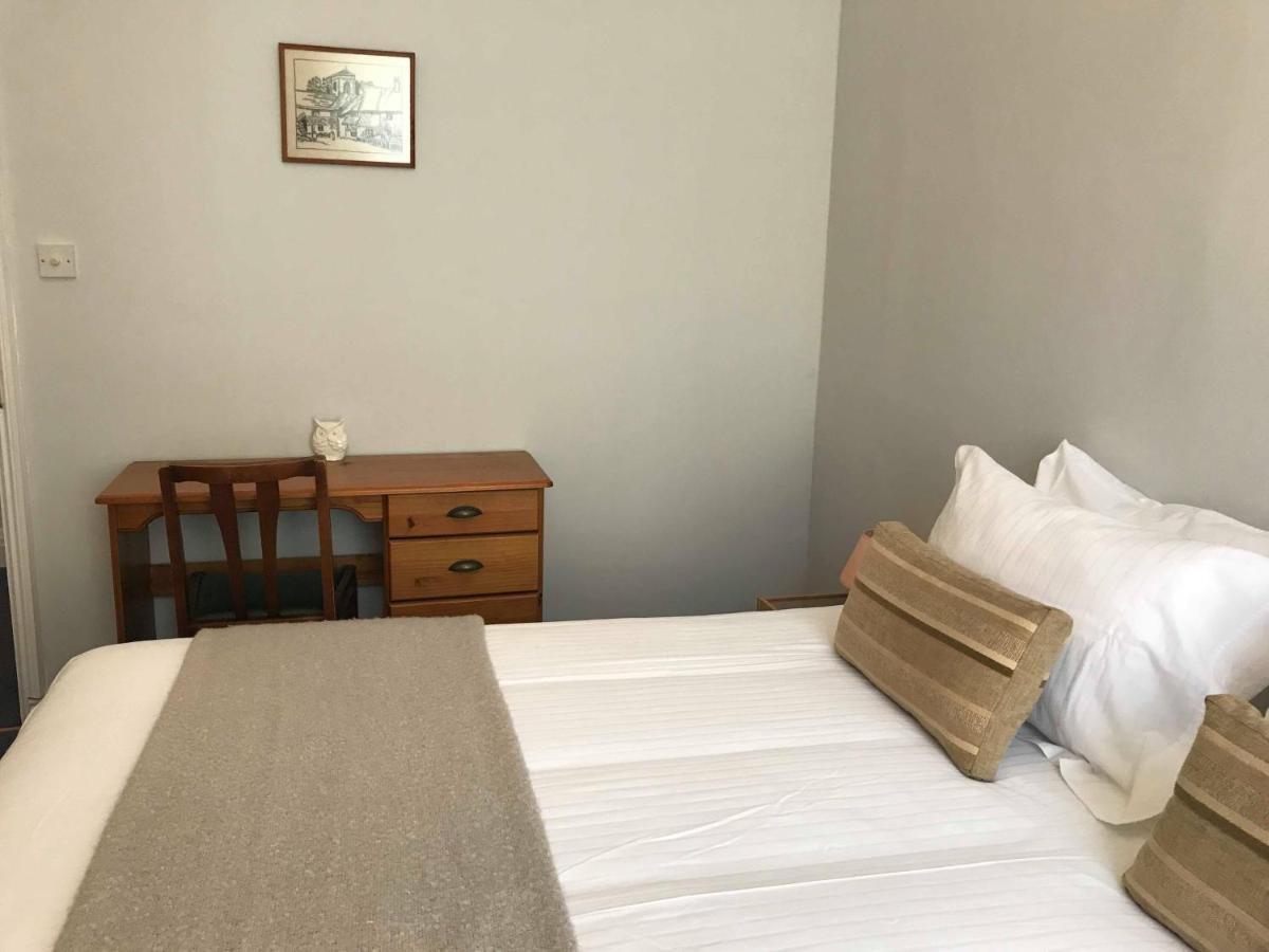 글라스턴버리 8 오울스 비앤비 B&B 외부 사진